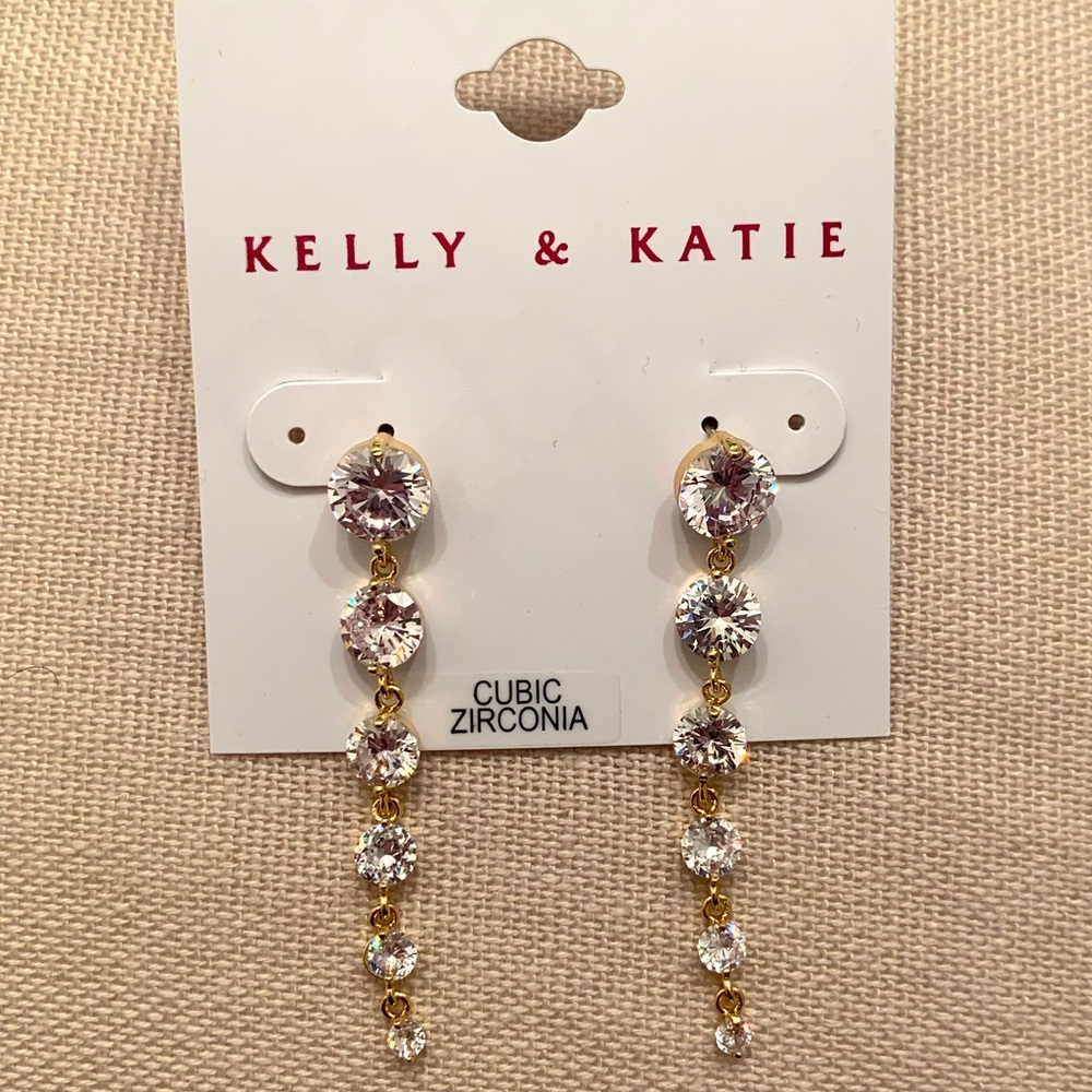 LIKE NEW Kelly & Katie Jewel Drop Earrings